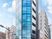 都会の建物外観  