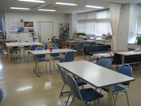 広い食堂の様子  