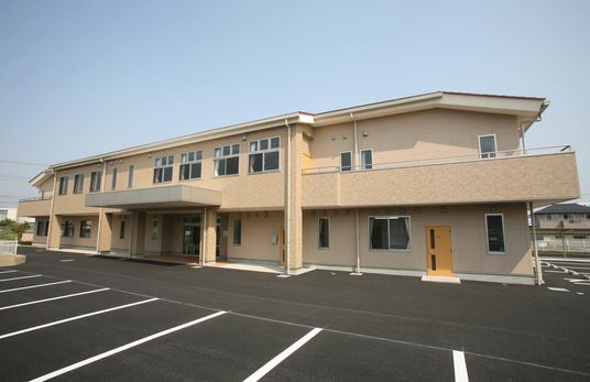 広く整備された外観