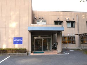 施設の正面玄関  