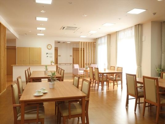 温かみのある食堂空間