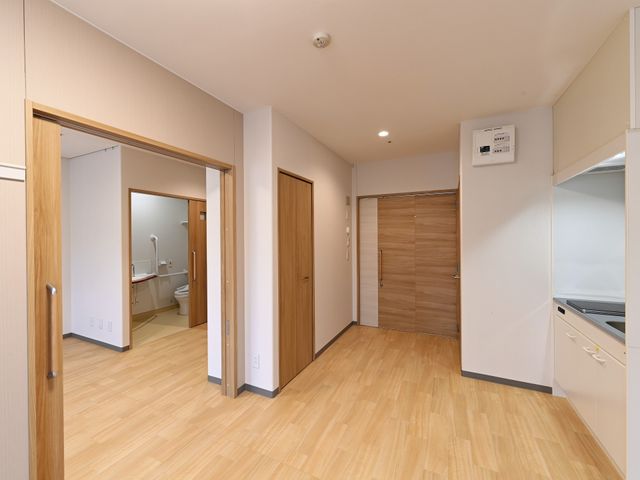 モダンな居室 居室 明るく清潔感溢れる居室で、サポートが必要な方々の快適な毎日を一緒に支えていただける方を募集しています。