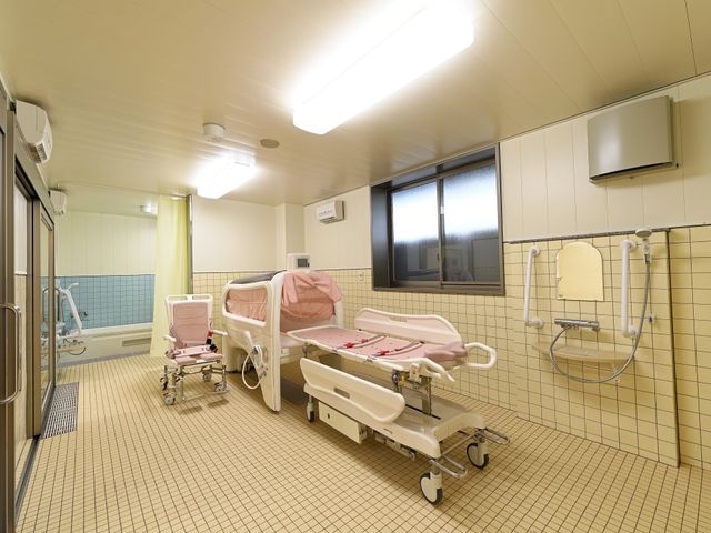 整えられた清潔な浴室 浴室 清潔感溢れる浴室で、利用者様のサポートをしていただけるスタッフを募集しています。