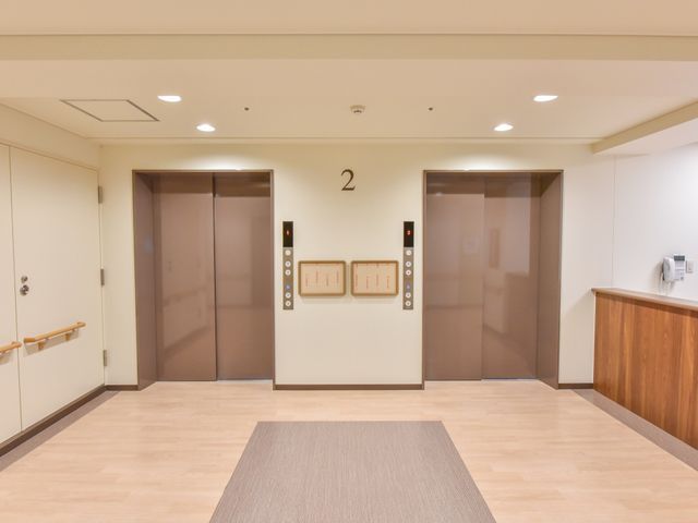 清潔なエレベーターホール
