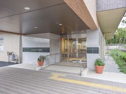 清潔感のあふれるエントランス