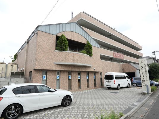 多層式の建物外観