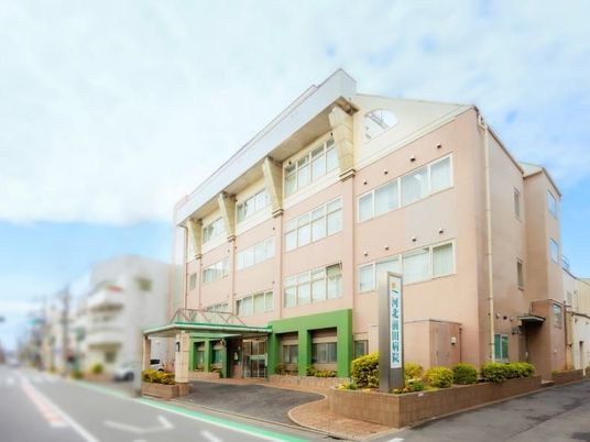 明るい建物外観  