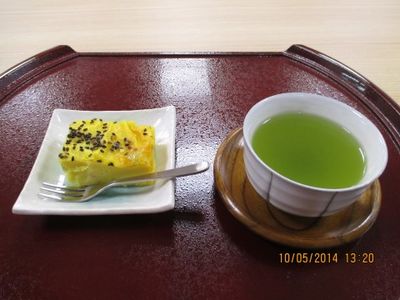 おやつタイムの和菓子と抹茶