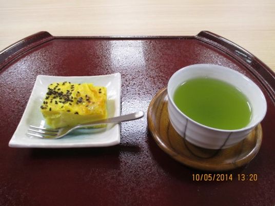おやつタイムの和菓子と抹茶