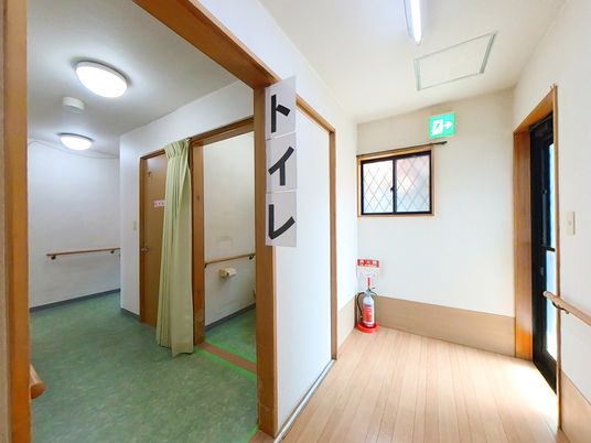トイレの廊下