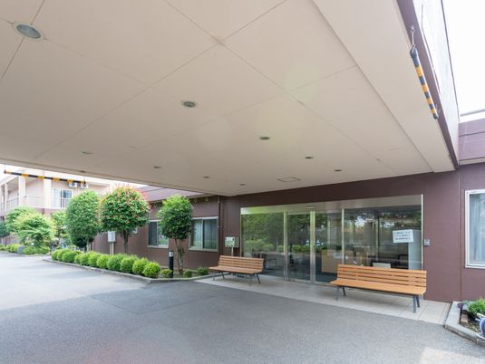  建物のエントランス