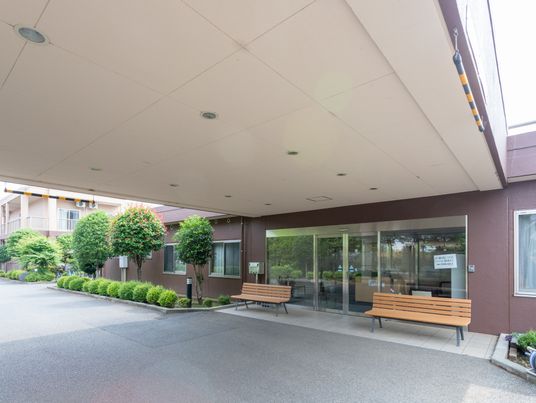  建物のエントランス