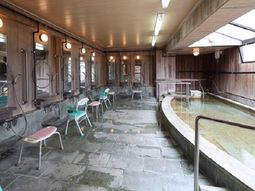 和風の広々浴室