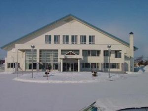 雪景色の建物外観  
