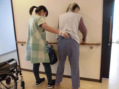 機能訓練室での支援