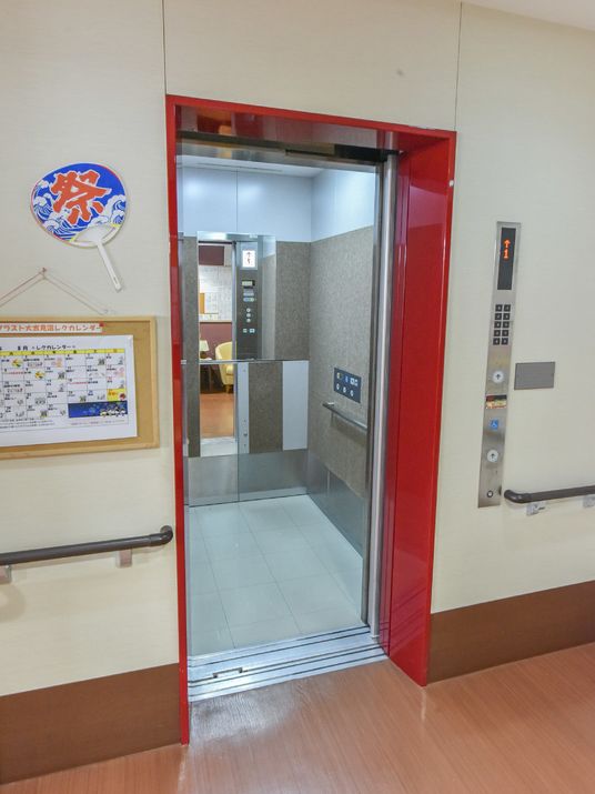 アクセスしやすいエレベーター