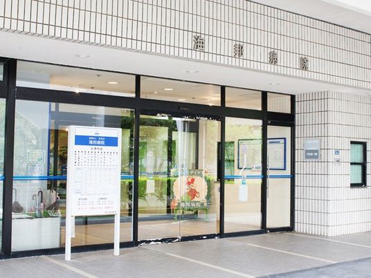 明るい玄関の出入口  