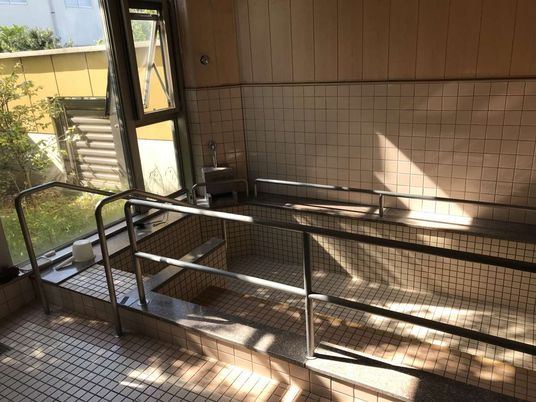 浴室の日射し