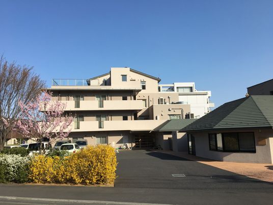 落ち着いた雰囲気の外観