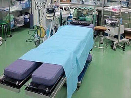 機器が並ぶ浴室  