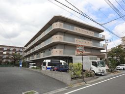 多階層の建物外観