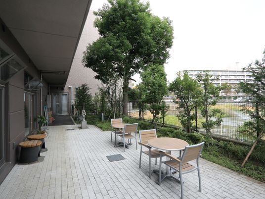 快適な中庭の風景