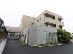 現代的な建物の外観