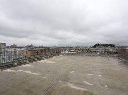 広々と開放的な屋上空間