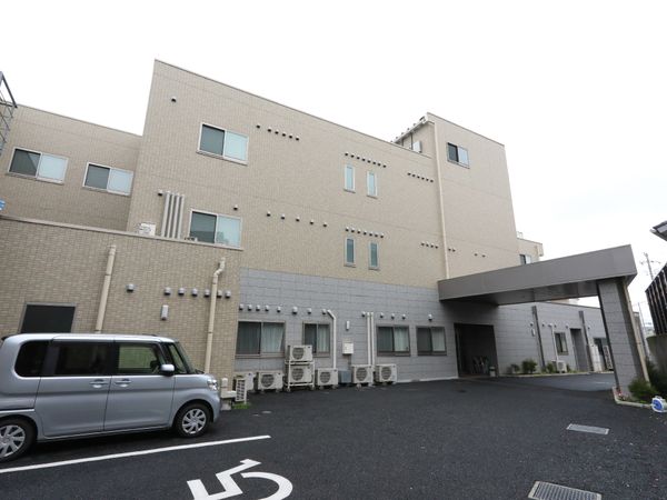 現代的な建物の外観