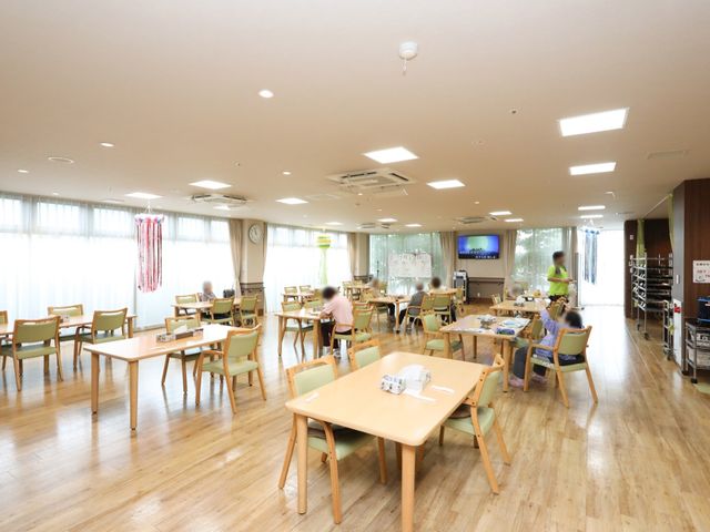 広々とした食堂の様子