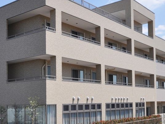 外観の多層建物  