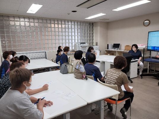 研修を受ける会議室  