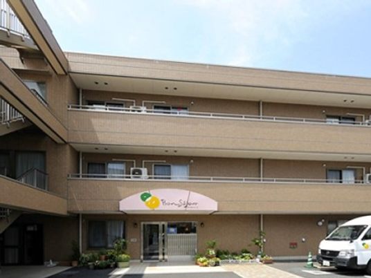 清潔感ある施設の外観