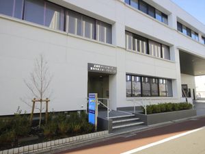 建物正面の外観  