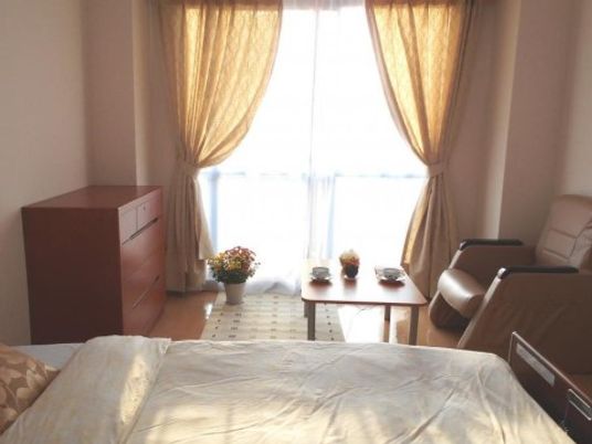 明るい個室の一角