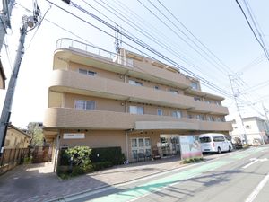 多階層の建物の外観