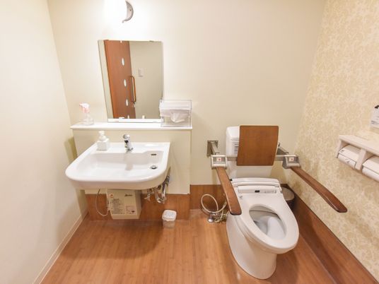 清潔感のあるトイレの一室