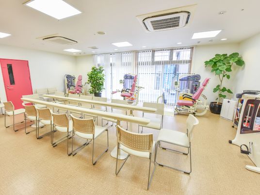 明るい機能訓練室