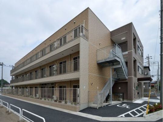 新築そうな建物外観