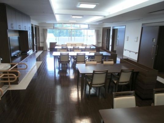 共有スペースのダイニング