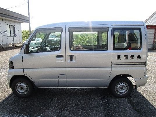 送迎車の側面  