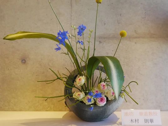 華道作品の飾り棚  