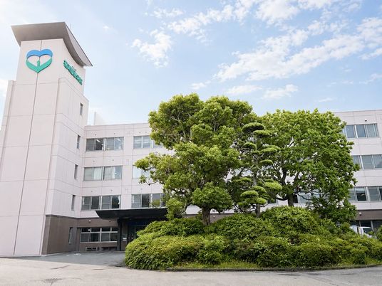 建物正面の外観  