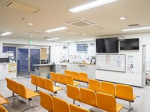 受付のある待合スペース  
