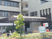 施設の外観と出入口  