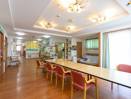 明るく広々とした共有スペース