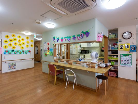 広々としたラウンジ