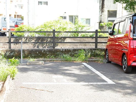 駐車スペース外観  