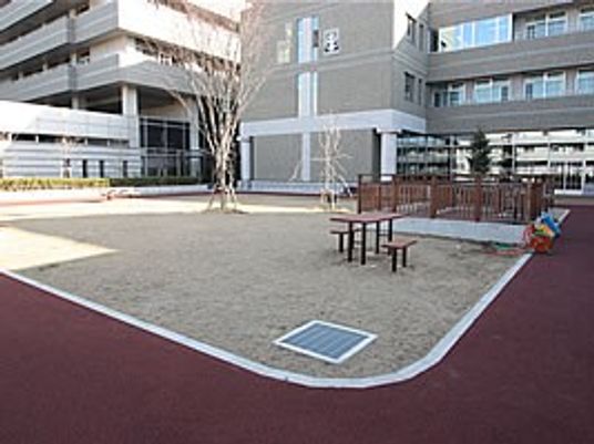 中庭  