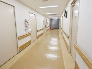 手すり付き廊下  